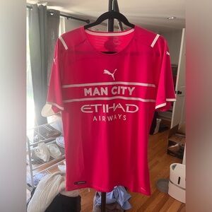 Women’s Manchester City Hot Pink size L puma Jersey style shirt